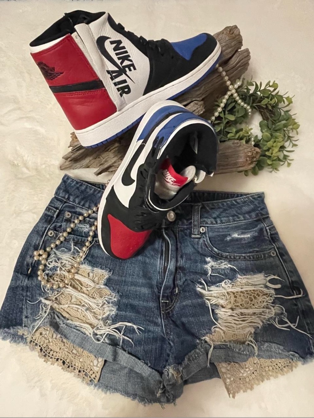 🦅American Eagle ® Cool High-Rise Distressed Denim Shorts 🦅 - Picture 7 of 7